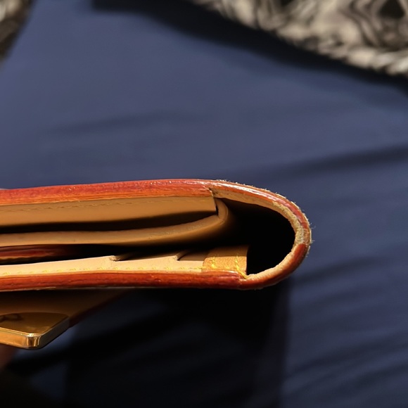 Authentic Louis Vuitton international wallet. - Picture 10 of 12